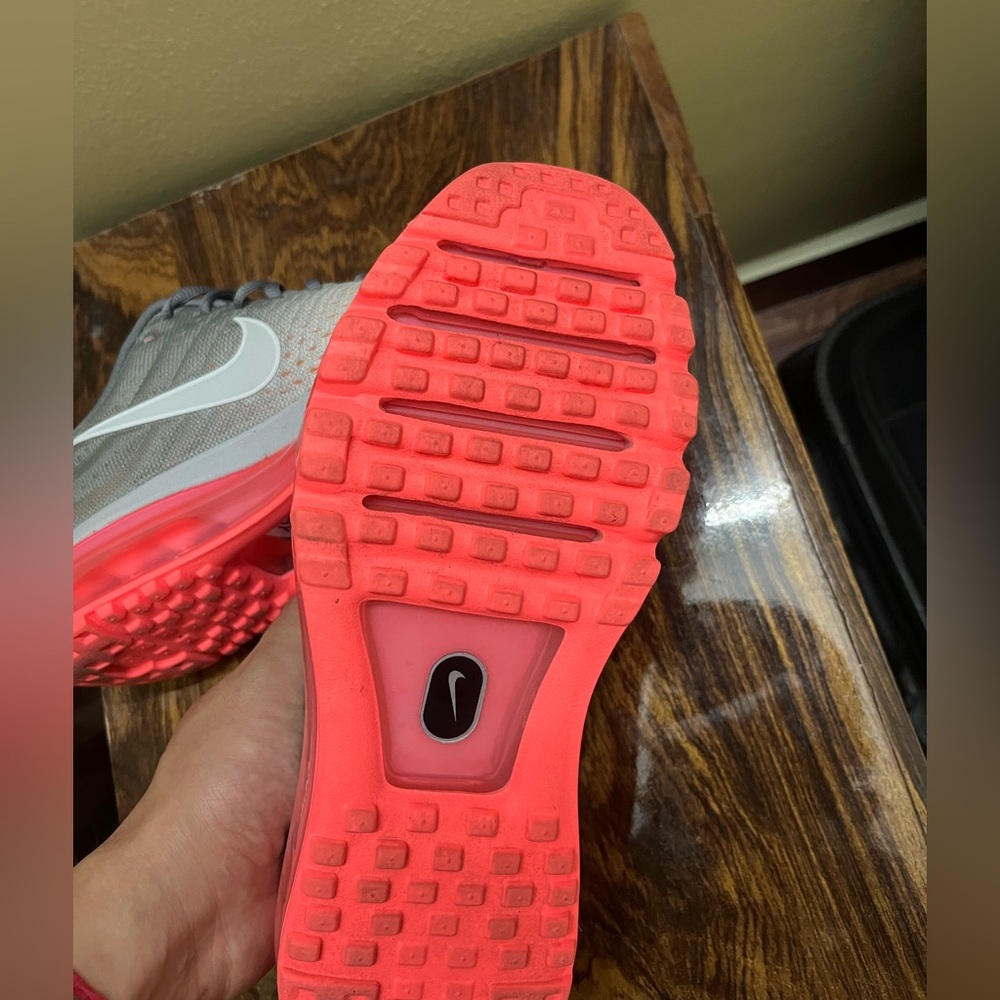 Nike Airmax grey and pink shoe - Picture 6 of 7